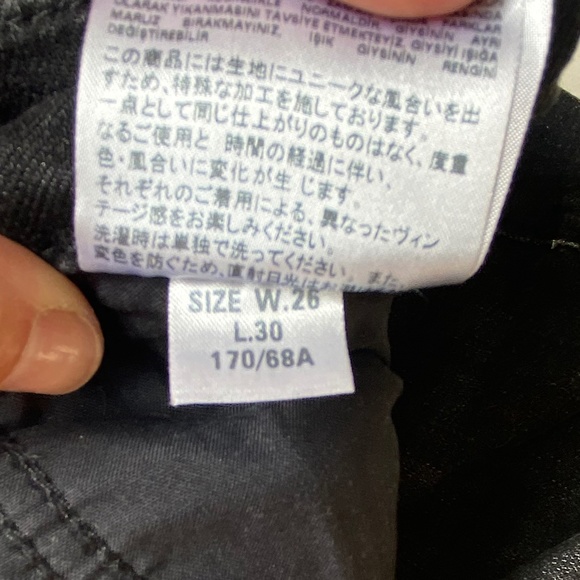 Sz26 / Diesel ‘Widee’ Cropped Distressed Jeans - Picture 12 of 16